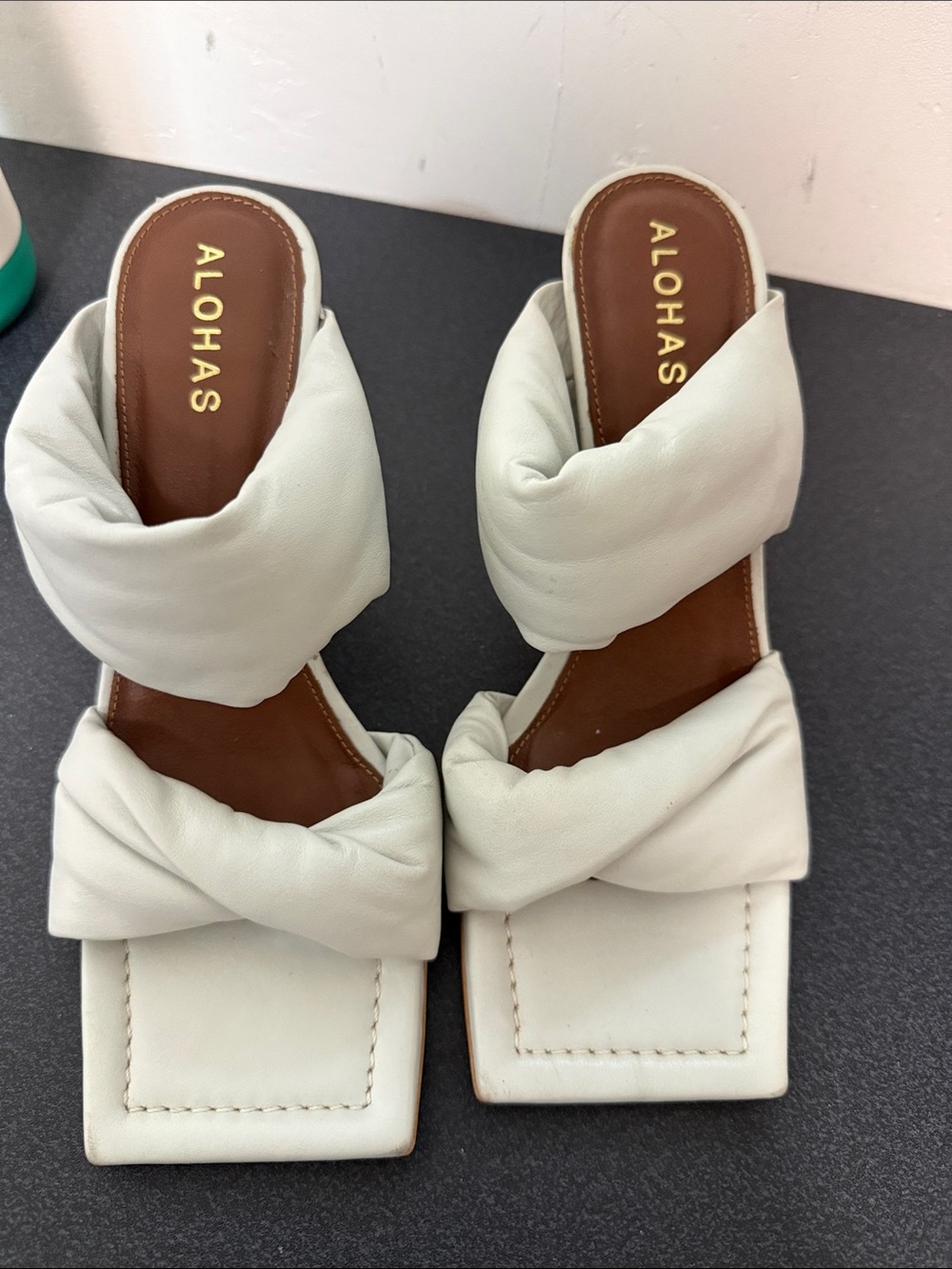ALOHAS Cream gray Padded Double-Strap Square-Toe Heels